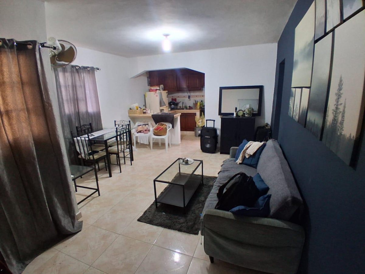 APTO 1ER PISO AMPLIO Y COMODO